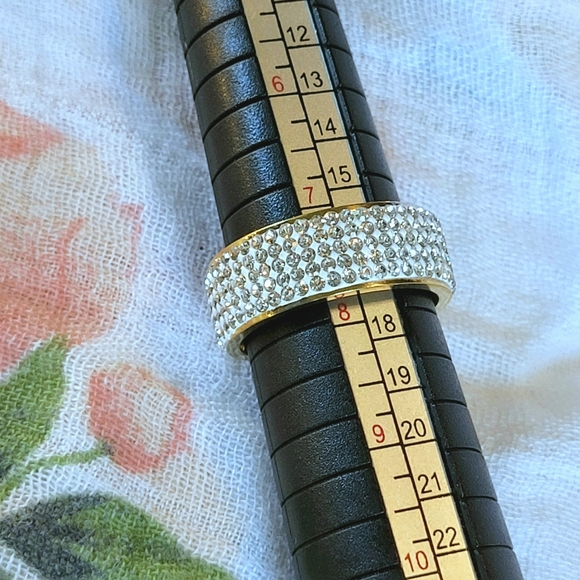 Fashion Rhinestone Ring 7.5 - Picture 6 of 6